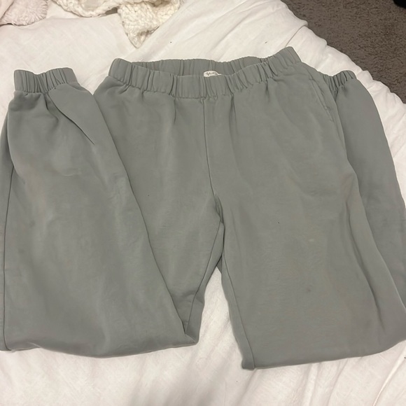 Brandy Melville Sweatlants - Picture 1 of 2